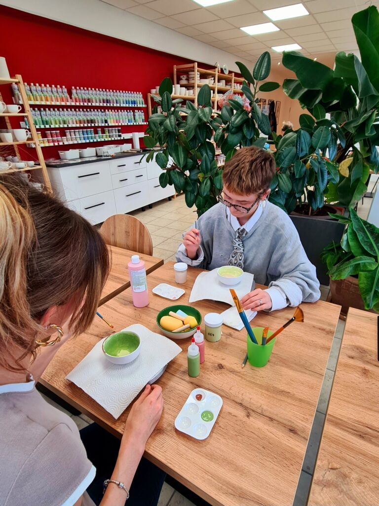 Keramik bemalen im Keramikmalstudio pottery and painting in Planegg bei München